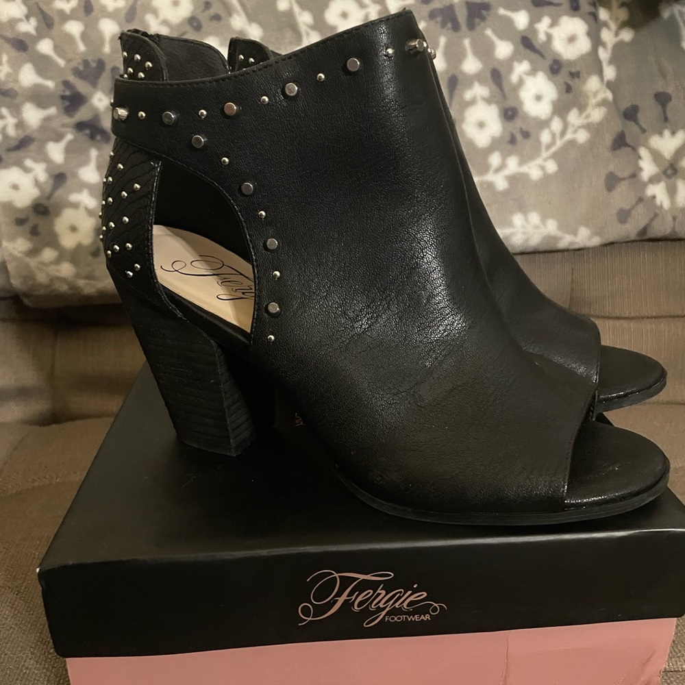 Fergie Women's Radio Peep Toe Booties size 9.5
